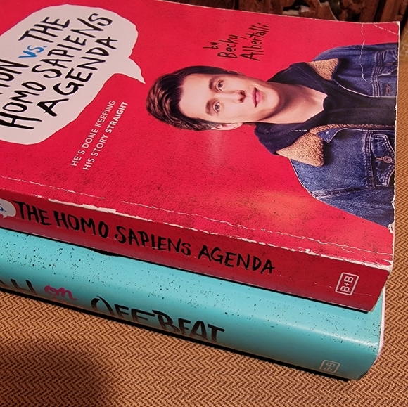 2 Becky Albertalli Books Simon vs. The Homosapiens Agenda and Leah on the Beat - Picture 5 of 14